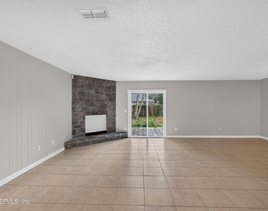 1040 Willow Cove Court E - Photo Thumbnail 11
