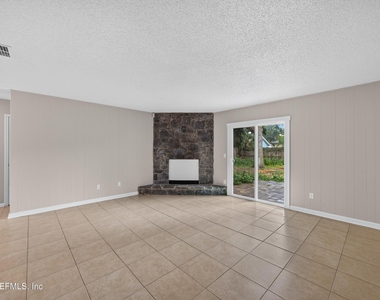 1040 Willow Cove Court E - Photo Thumbnail 12