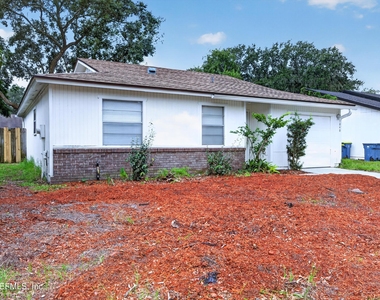1040 Willow Cove Court E - Photo Thumbnail 2