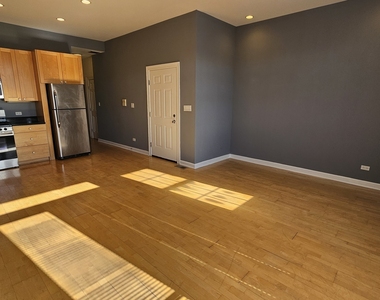 511 N Hartland Court - Photo Thumbnail 3