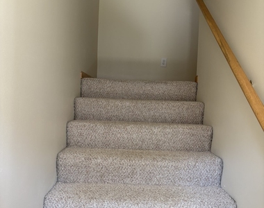 952 Arvle Circle - Photo Thumbnail 2