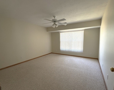 952 Arvle Circle - Photo Thumbnail 15