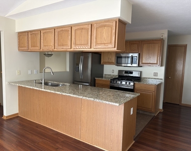 952 Arvle Circle - Photo Thumbnail 11