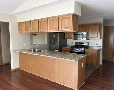 952 Arvle Circle - Photo Thumbnail 9