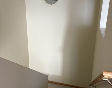 952 Arvle Circle - Photo Thumbnail 3