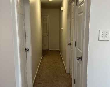 4537 Maple Avenue - Photo Thumbnail 7
