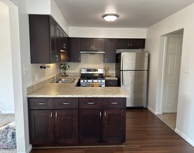 4537 Maple Avenue - Photo Thumbnail 3