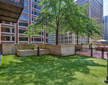 212 W Washington Street - Photo Thumbnail 19