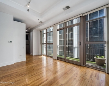 212 W Washington Street - Photo Thumbnail 9