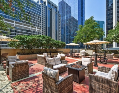 212 W Washington Street - Photo Thumbnail 18
