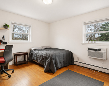 2147 Ridge Avenue - Photo Thumbnail 11