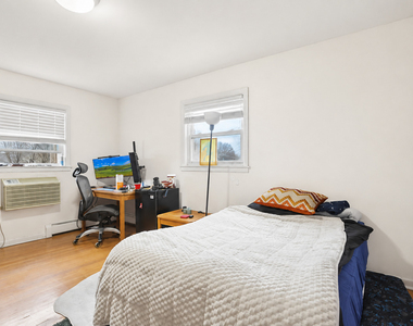 2147 Ridge Avenue - Photo Thumbnail 12