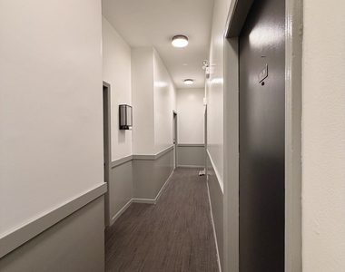 937 W Armitage Avenue - Photo Thumbnail 2