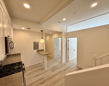 937 W Armitage Avenue - Photo Thumbnail 13