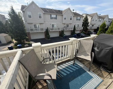 779 Sanborn Street - Photo Thumbnail 18