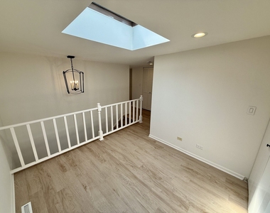 935 W Armitage Avenue - Photo Thumbnail 18