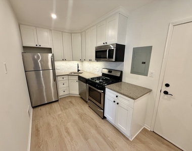 935 W Armitage Avenue - Photo Thumbnail 8