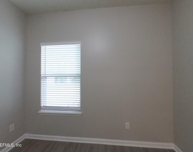 10310 Red Tip Road - Photo Thumbnail 12