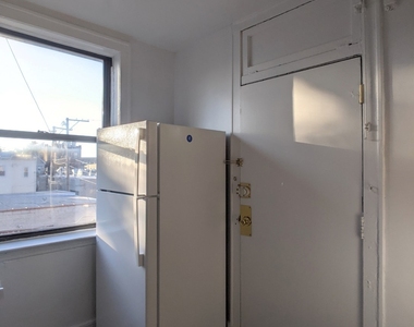 2334 N Spaulding Avenue - Photo Thumbnail 7