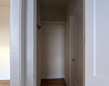2334 N Spaulding Avenue - Photo Thumbnail 11