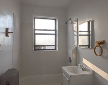 2334 N Spaulding Avenue - Photo Thumbnail 12