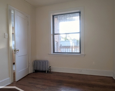 2334 N Spaulding Avenue - Photo Thumbnail 8