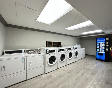 434 W Wellington Avenue - Photo Thumbnail 19