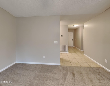 1351 Trotters Walk Way - Photo Thumbnail 1