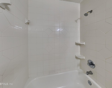 1351 Trotters Walk Way - Photo Thumbnail 13