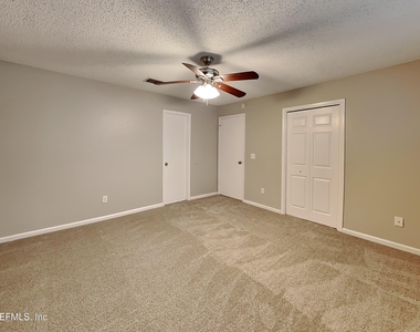 1351 Trotters Walk Way - Photo Thumbnail 6