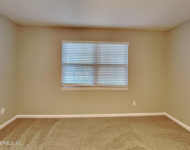 1351 Trotters Walk Way - Photo Thumbnail 5