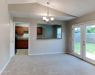 1351 Trotters Walk Way - Photo Thumbnail 2