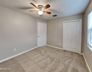 1351 Trotters Walk Way - Photo Thumbnail 11