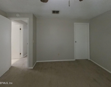 8338 Knotts Landing Drive E - Photo Thumbnail 8