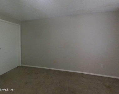 8338 Knotts Landing Drive E - Photo Thumbnail 9