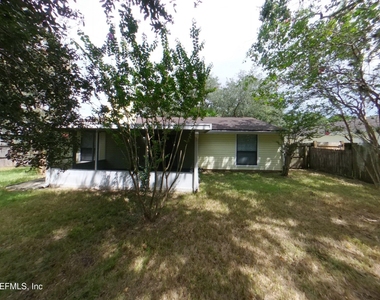 8338 Knotts Landing Drive E - Photo Thumbnail 16