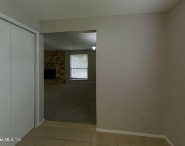 8338 Knotts Landing Drive E - Photo Thumbnail 5