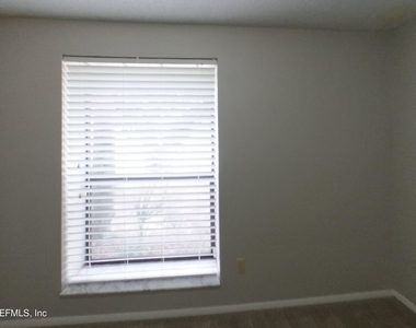 8338 Knotts Landing Drive E - Photo Thumbnail 11