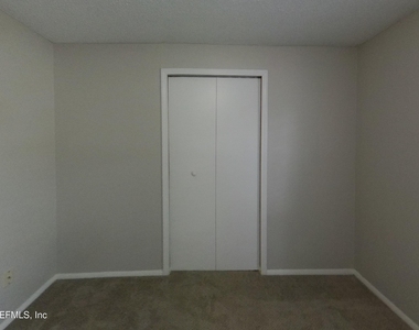 8338 Knotts Landing Drive E - Photo Thumbnail 12