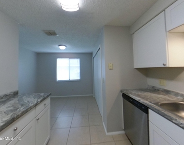 8338 Knotts Landing Drive E - Photo Thumbnail 7