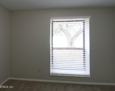 8338 Knotts Landing Drive E - Photo Thumbnail 13
