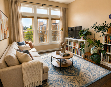 1626 W Farwell Avenue - Photo Thumbnail 2