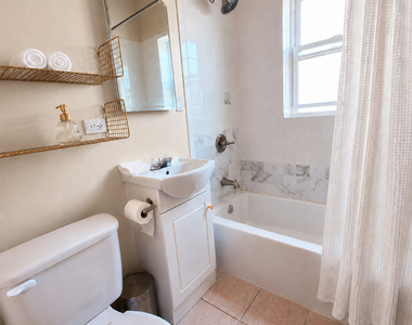 1626 W Farwell Avenue - Photo Thumbnail 10