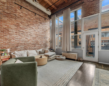 1000 W Washington Boulevard - Photo Thumbnail 2