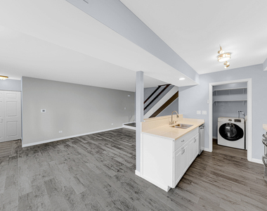 120 Inverrary Lane - Photo Thumbnail 6