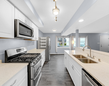 120 Inverrary Lane - Photo Thumbnail 7