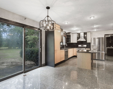 12 Kingston Drive - Photo Thumbnail 7
