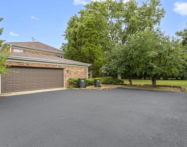 12 Kingston Drive - Photo Thumbnail 18