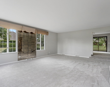 12 Kingston Drive - Photo Thumbnail 8