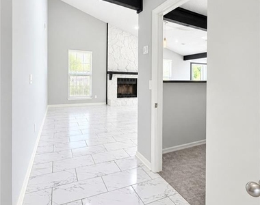 3285 Rollingbrook Way - Photo Thumbnail 8